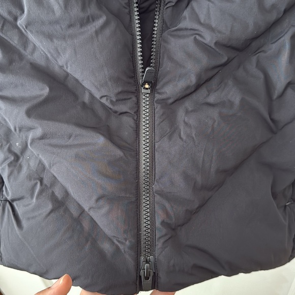 Athleta Black Puffer Vest – Women’s Size Small – Lightweight & Chic - Picture 3 of 6